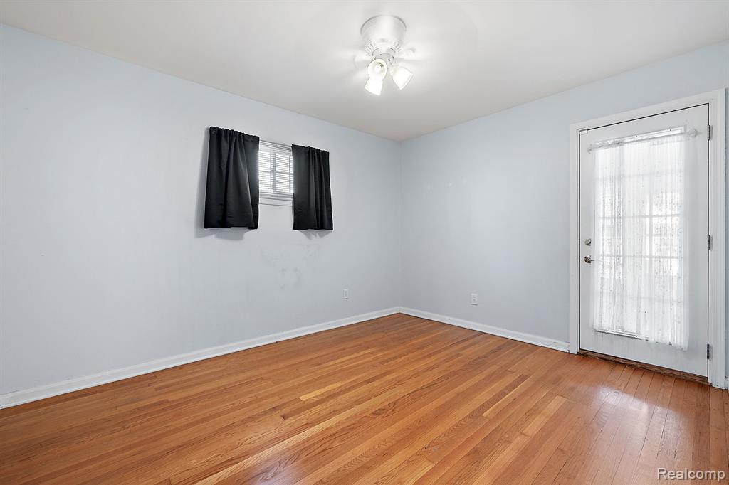 1581 Cheltenham Road Birmingham, MI 48009 - Photo 17 of 29