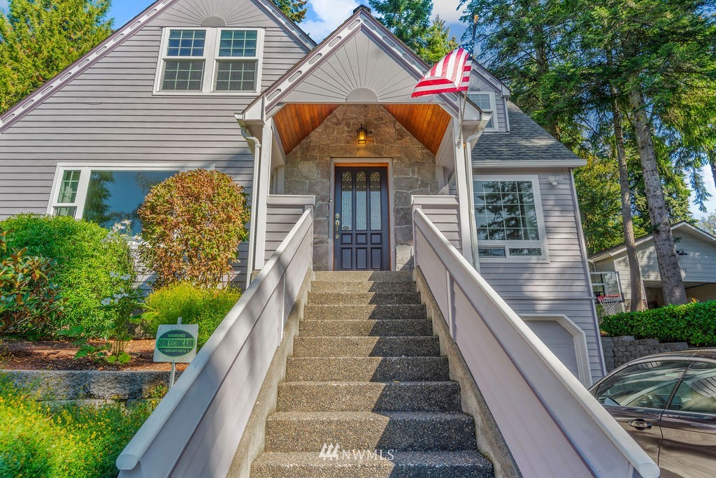3202 Pacific Way Longview, WA 98632 - Photo 2 of 23 Gallery Image 2