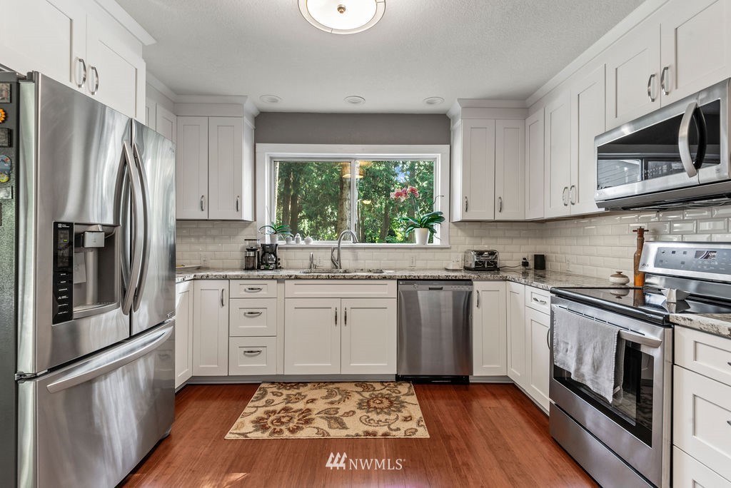 3202 Pacific Way Longview, WA 98632 - Photo 11 of 23 Gallery Image 11