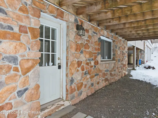 $559,000 | 178 Comanche Trail, Pocono Lake, PA 18347