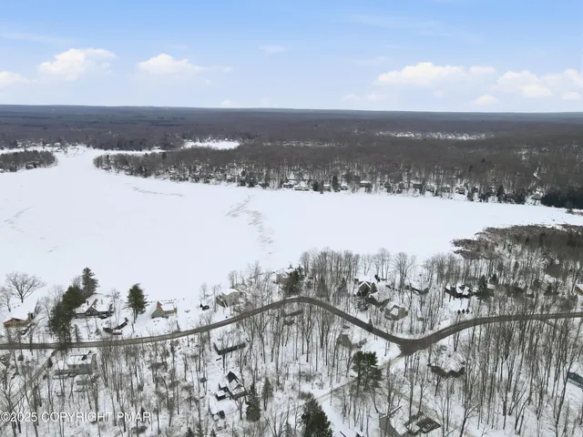 $559,000 | 178 Comanche Trail, Pocono Lake, PA 18347