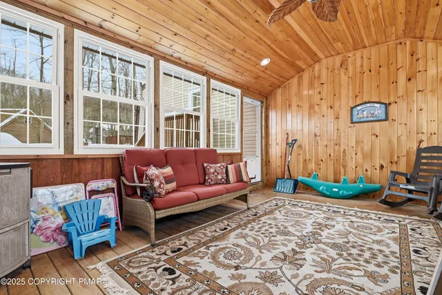 $559,000 | 178 Comanche Trail, Pocono Lake, PA 18347