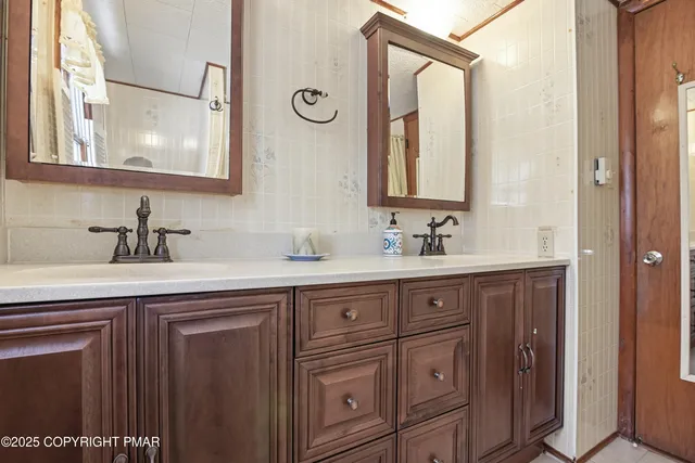 $559,000 | 178 Comanche Trail, Pocono Lake, PA 18347