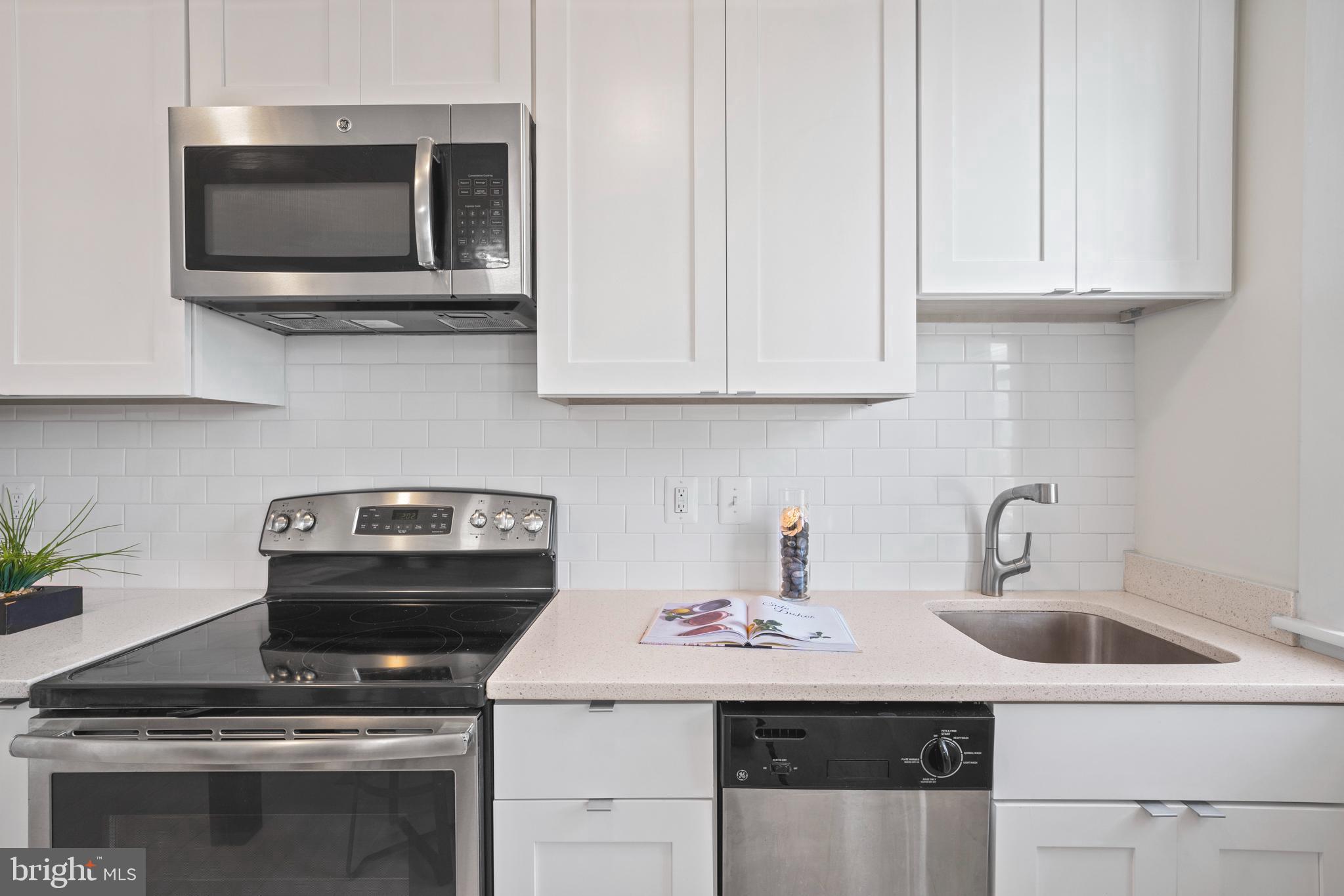 1451 Park Road Northwest, Unit 502 Washington, DC 20010 - Photo 10 of 19 Stainless Steel Appliances
