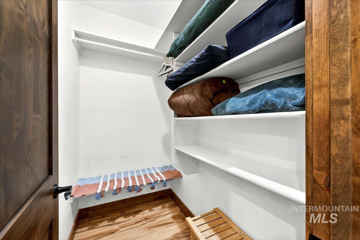 292 Rio Vista Boulevard McCall, ID 83638 - Photo 36 of 50 Walk in closet