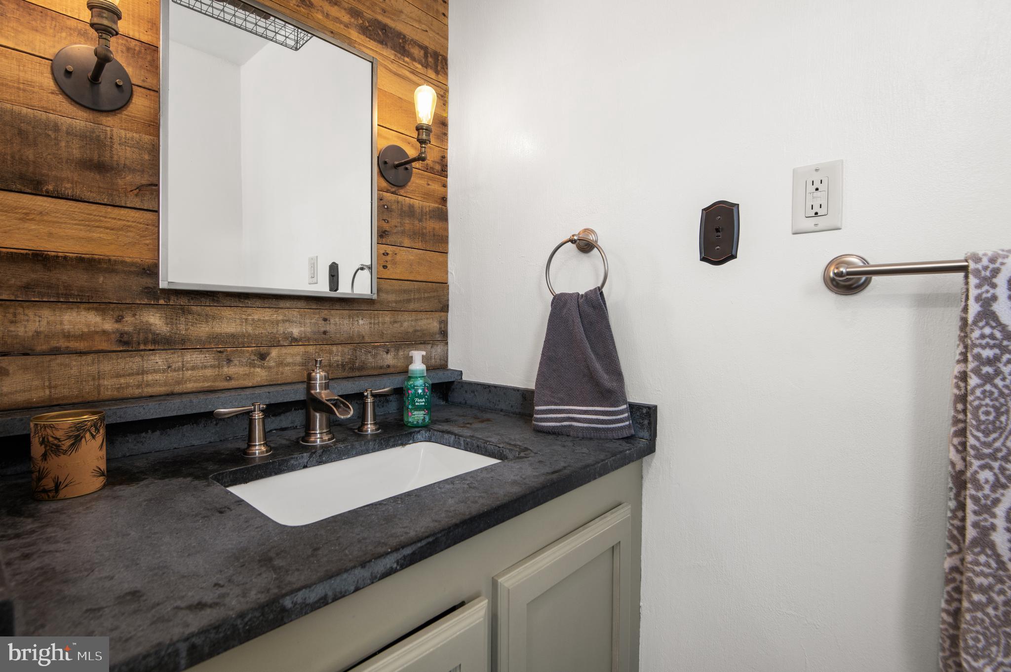 8015 Walker Street Philadelphia, PA 19136 - Photo 10 of 20