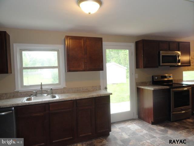 254 Heistand Road York, PA 17402 - Photo 5 of 16 Gallery Image 5