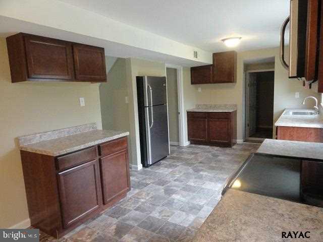 254 Heistand Road York, PA 17402 - Photo 6 of 16 Gallery Image 6