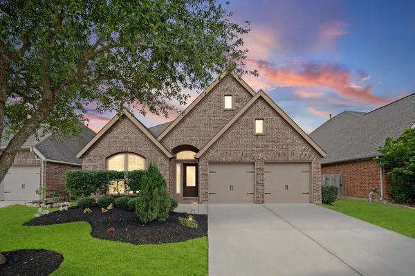 $435,000 | 3618 Cibolo Court, Pearland, TX 77584