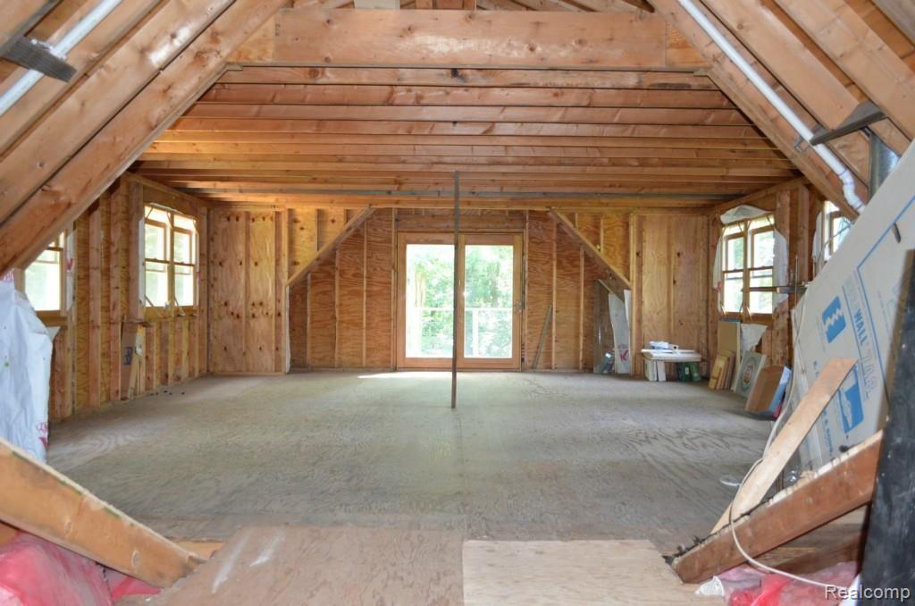 7034 Ridgewood Road Clarkston, MI 48346 - Photo 32 of 50 Upper.jpg