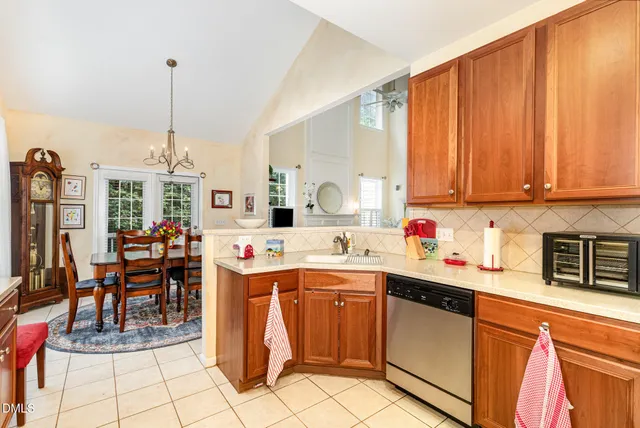 $500,000 | 2313 Summit Drive, Hillsborough, NC 27278