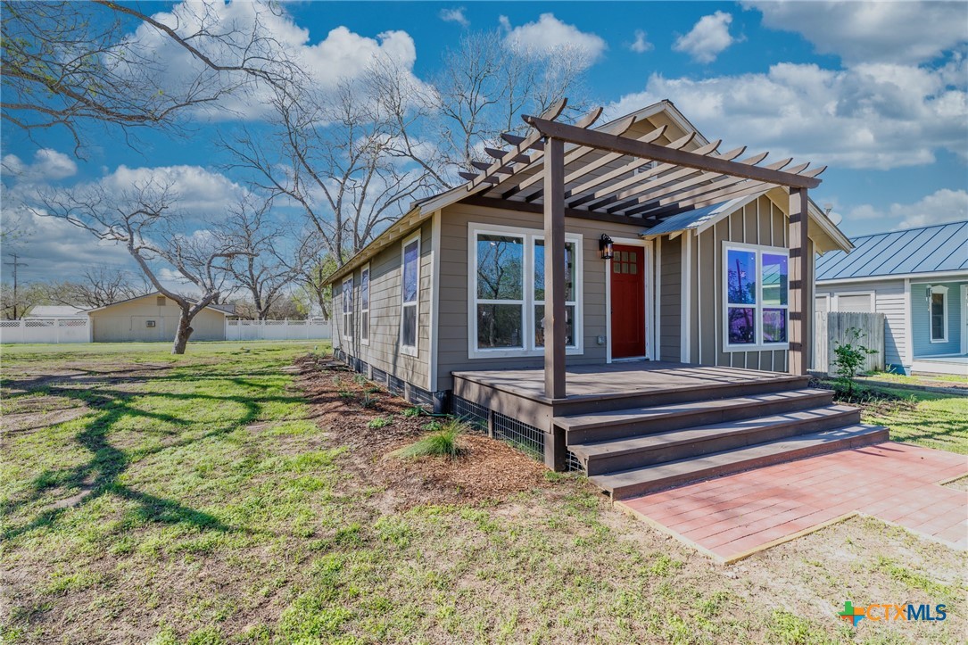 403 West French Street Cuero, TX 77954 - Photo 4 of 24