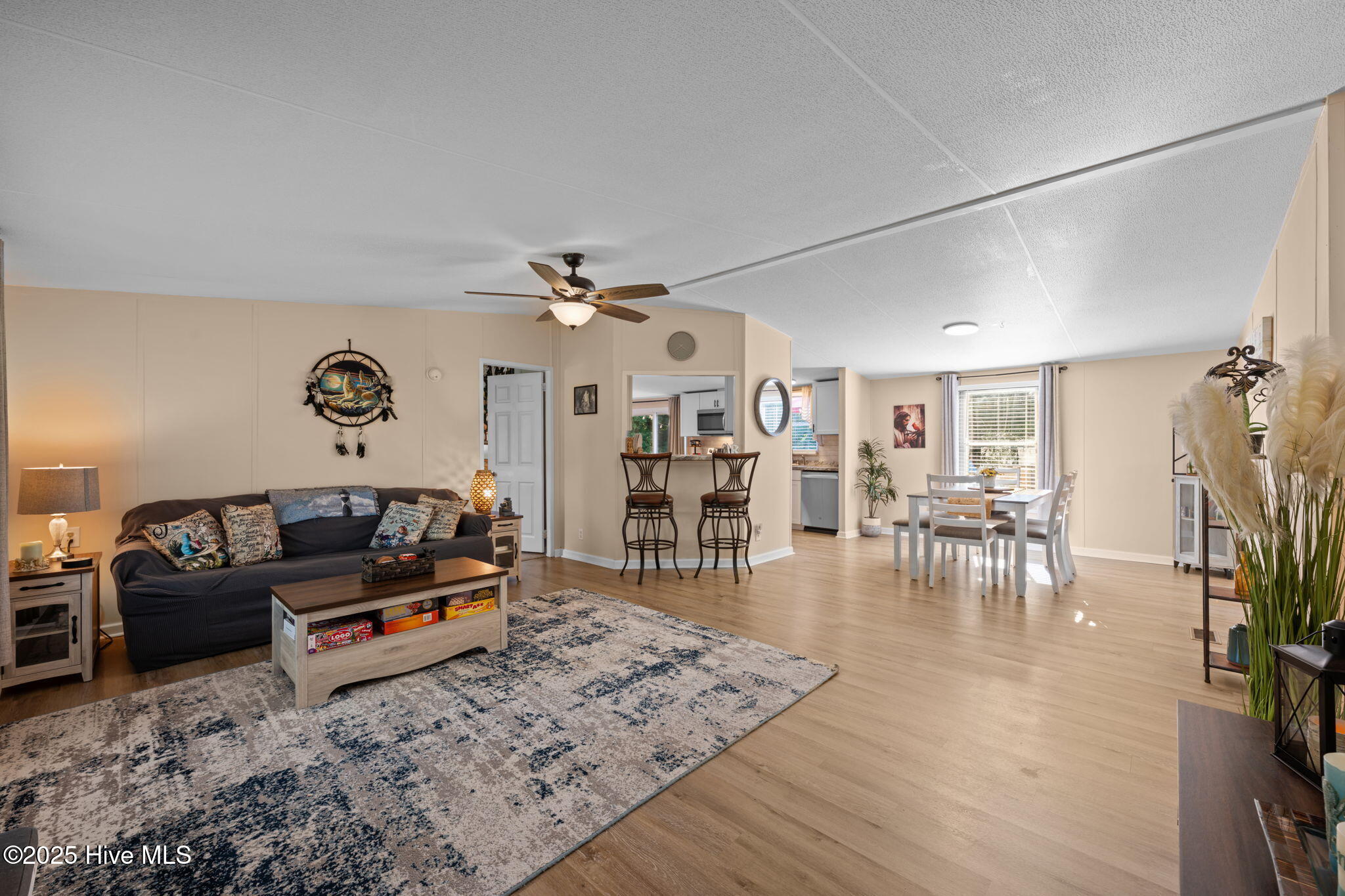 641 Mill Pond Road Bayboro, NC 28515 - Photo 7 of 38 Living Room