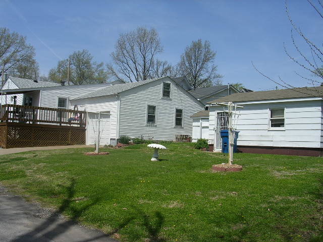306 South 4th Street Vienna, IL 62995 - Photo 4 of 28