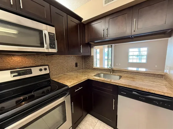 $2,550 | 10790 Northwest 14th Street, Unit 187, Plantation, FL 33322