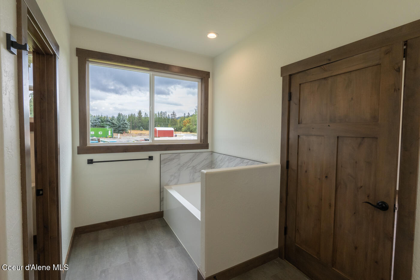 105 Backtrack Road Sandpoint, ID 83864 - Photo 18 of 31 master bathroom