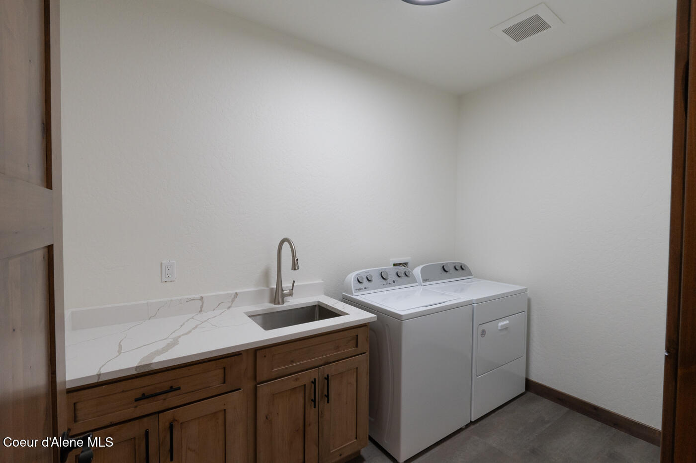 105 Backtrack Road Sandpoint, ID 83864 - Photo 24 of 31 laundry room