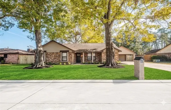$2,400 | 12510 Old River Drive, Mont Belvieu, TX 77523
