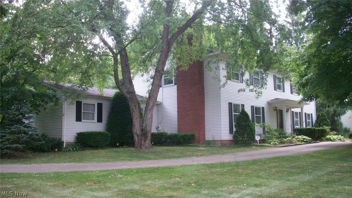 4366 Shaw Road Akron, OH 44333 - Photo 2 of 32