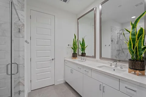 $685,000 | 2505 Bluebonnet Lane, Unit 4, Austin, TX 78704