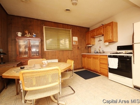 723 South Oaklane Road Springfield, IL 62712 - Photo 16 of 24