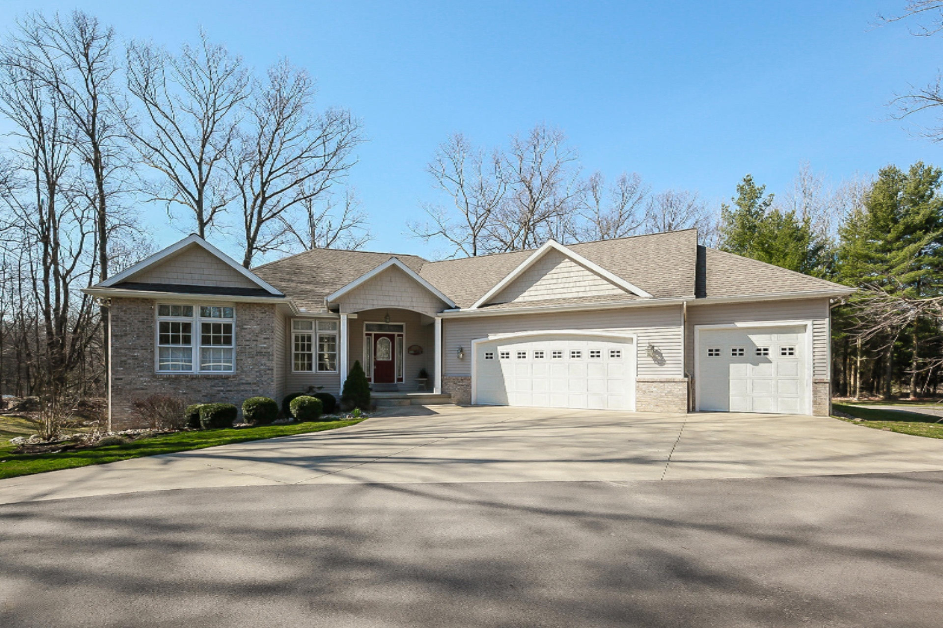 001-Front_View-2614645-medium