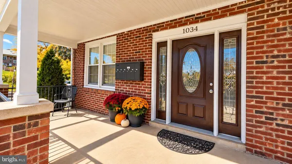 $1,800 | 1034 South Washington Street, Unit 3, Falls Church, VA 22046