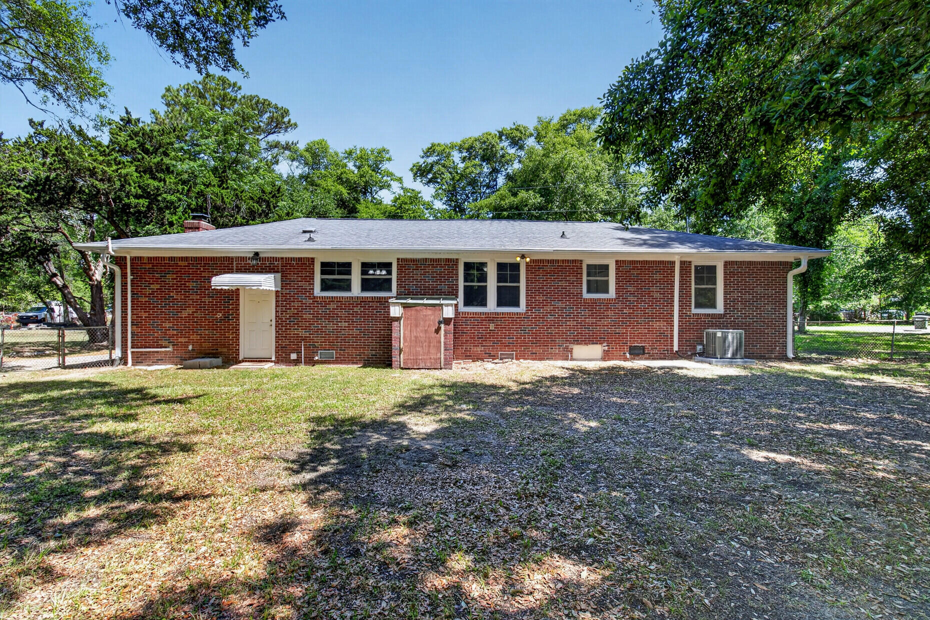 211 6th Avenue Mount Pleasant, SC 29464 - Photo 12 of 50 26_IMG_4168_mls