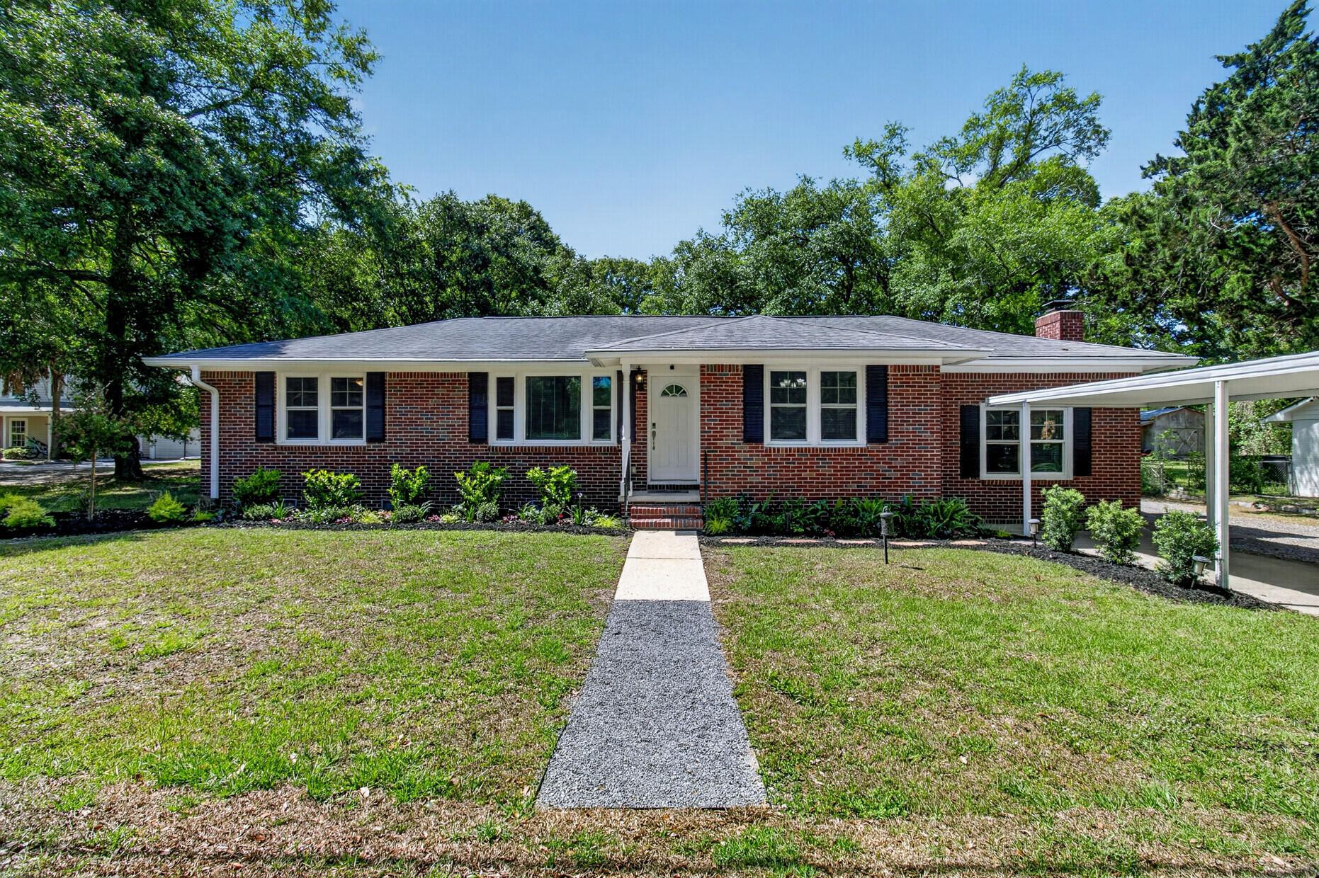 211 6th Avenue Mount Pleasant, SC 29464 - Photo 2 of 50 17_IMG_4125_mls