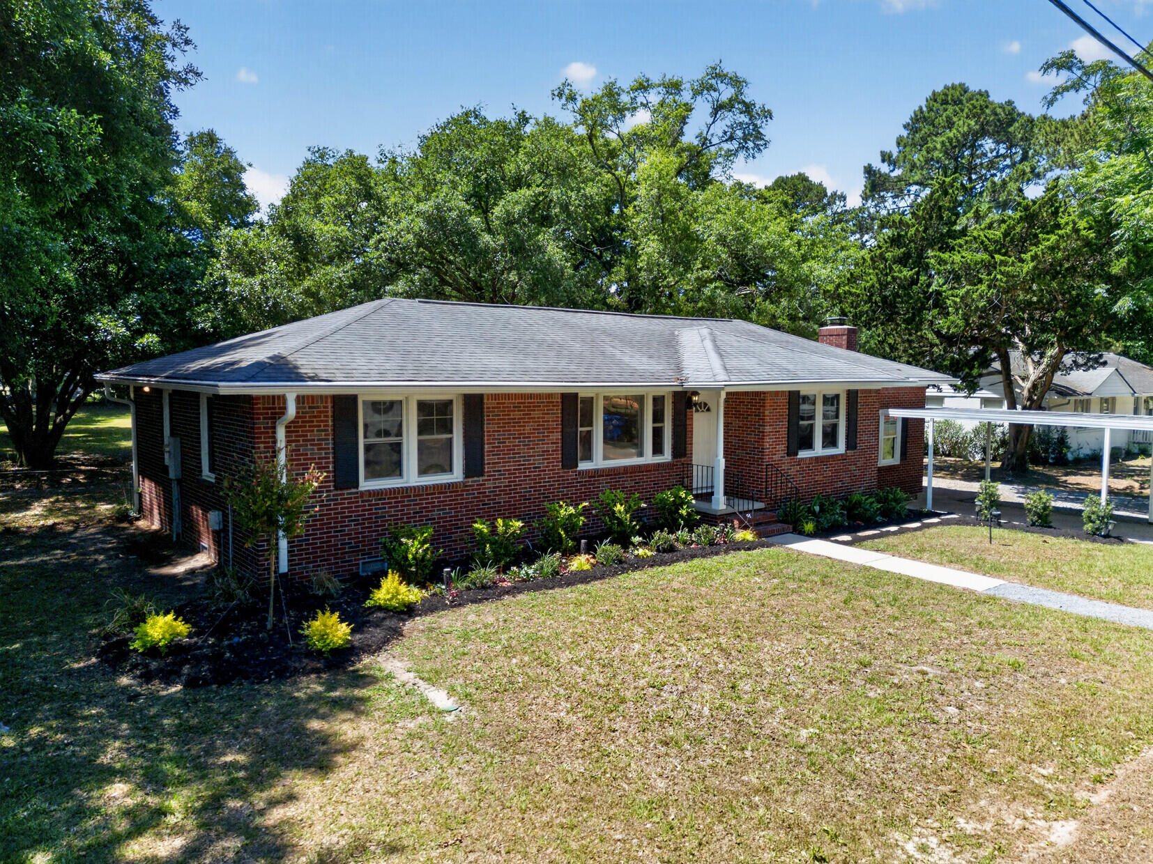 211 6th Avenue Mount Pleasant, SC 29464 - Photo 8 of 50 03_DJI_20260504121741_0003_D_mls