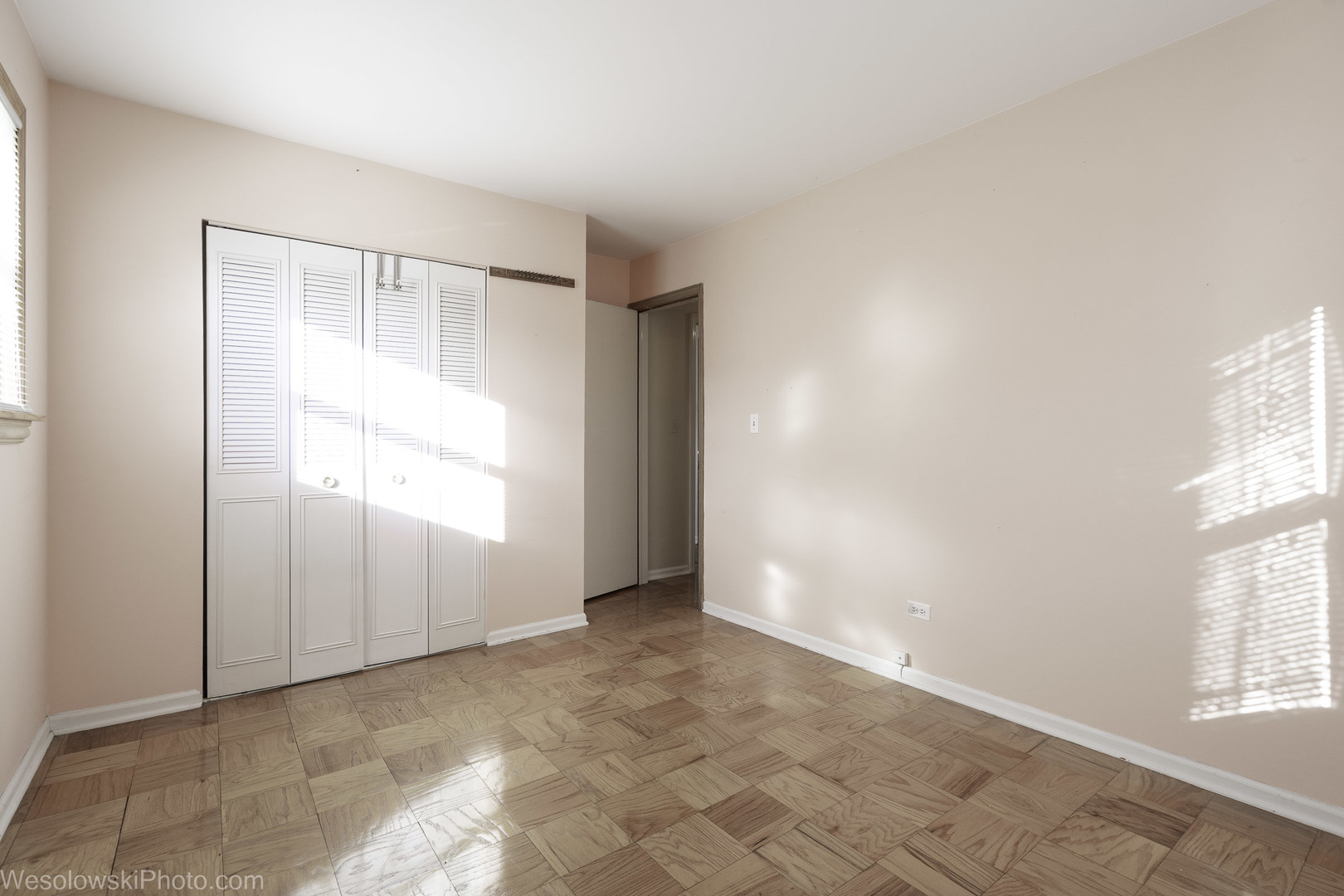 1822 West Catalpa Lane Mount Prospect, IL 60056 - Photo 15 of 24 a view of an empty room with a window