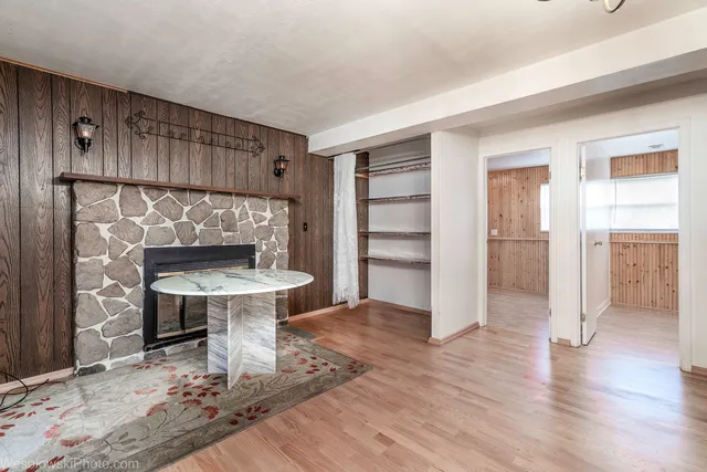 $449,000 | 1822 West Catalpa Lane, Mount Prospect, IL 60056