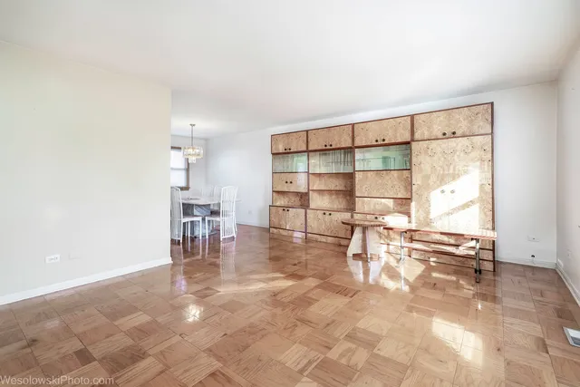 $449,000 | 1822 West Catalpa Lane, Mount Prospect, IL 60056