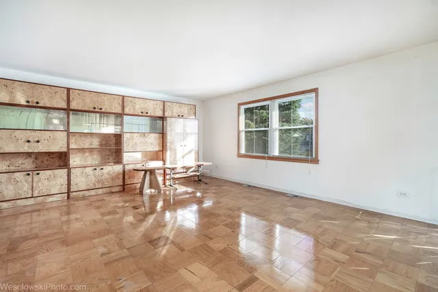 $449,000 | 1822 West Catalpa Lane, Mount Prospect, IL 60056