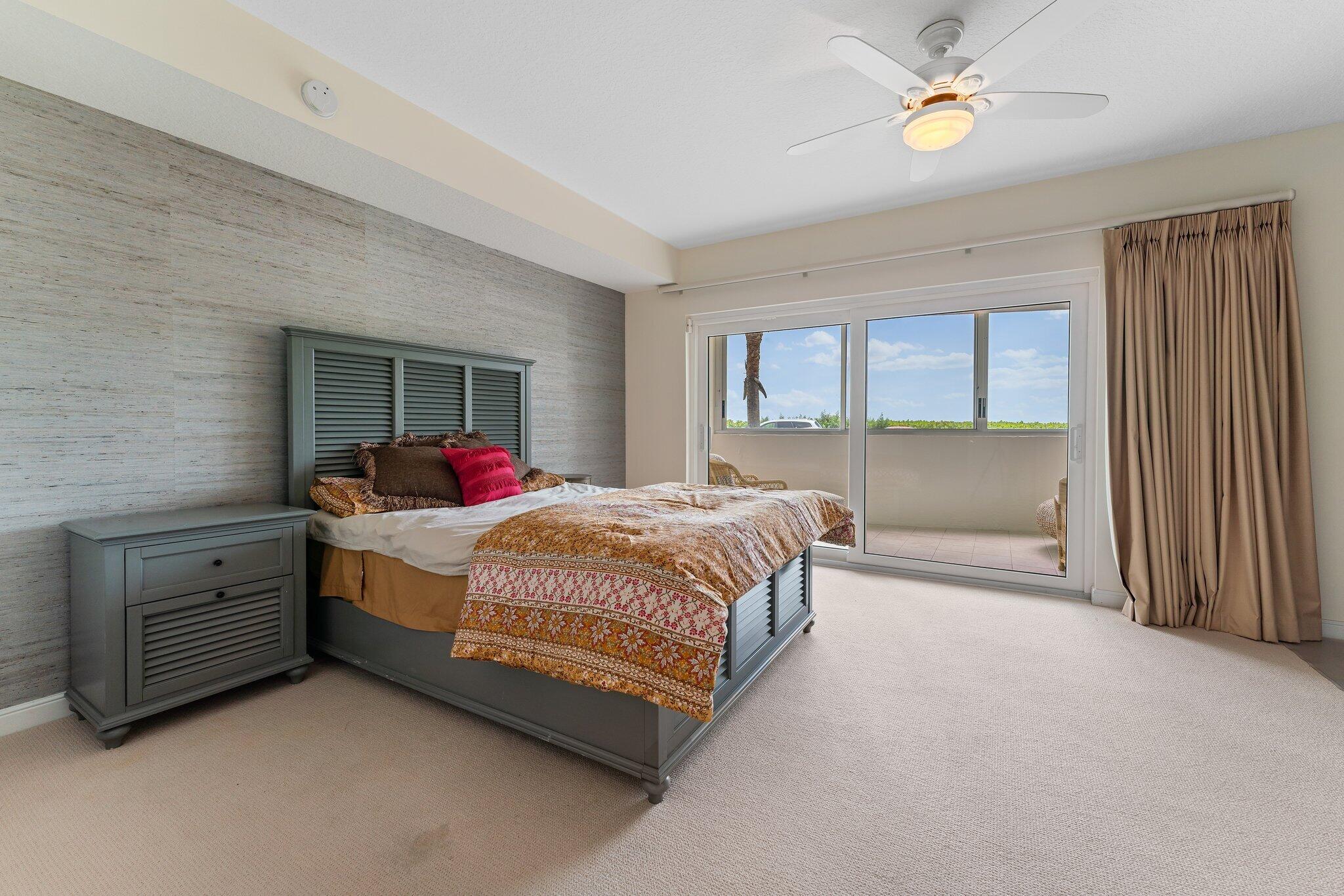 2050 Florida A1A, Unit 3 Jupiter, FL 33477 - Photo 30 of 48 Ensuite on 2nd level