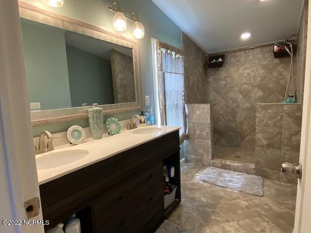 340 Pigott Road Gloucester, NC 28528 - Photo 12 of 20 Master Bath
