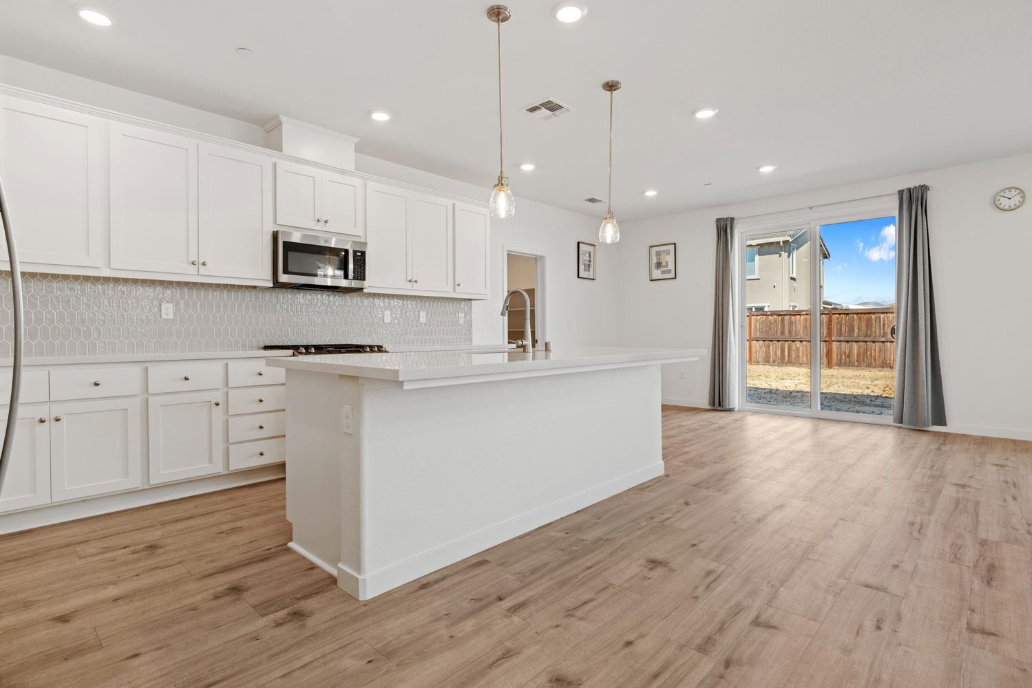 997 Pipit Street Lathrop, CA 95330 - Photo 13 of 48