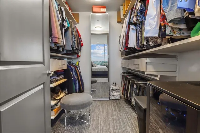 $1,250,000 | 700 West 31st Street, Unit 702, Kansas City, MO 64108