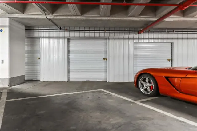 $1,250,000 | 700 West 31st Street, Unit 702, Kansas City, MO 64108