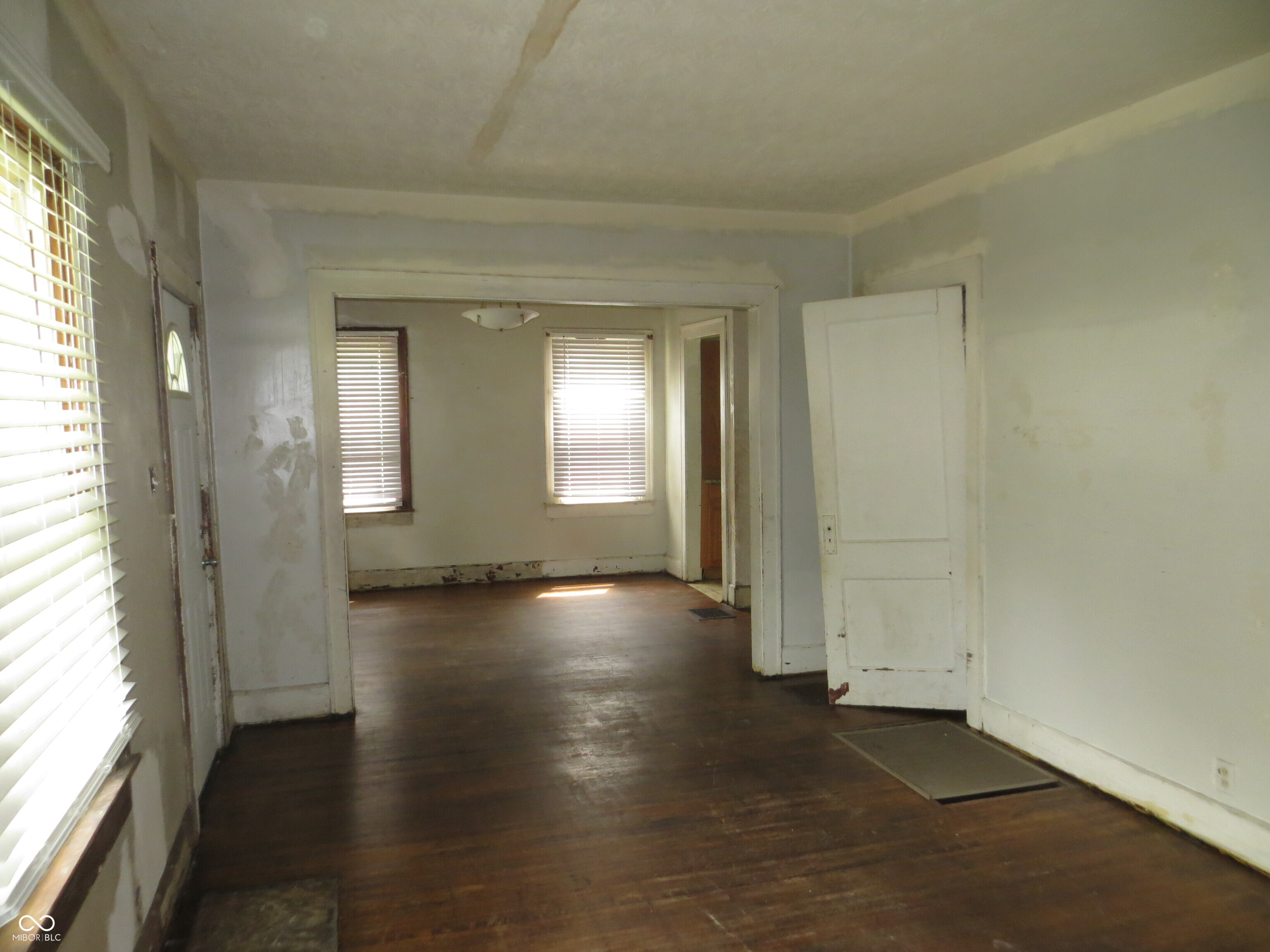 4130 Ruckle Street Indianapolis, IN 46205 - Photo 3 of 20 Gallery Image 3