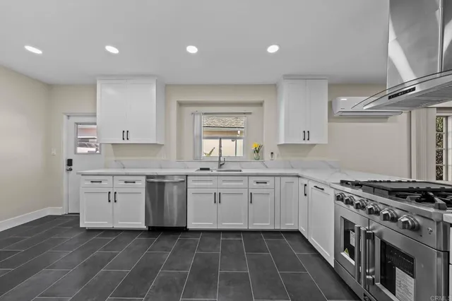 $2,495,000 | 4811 East Alder Drive, San Diego, CA 92116