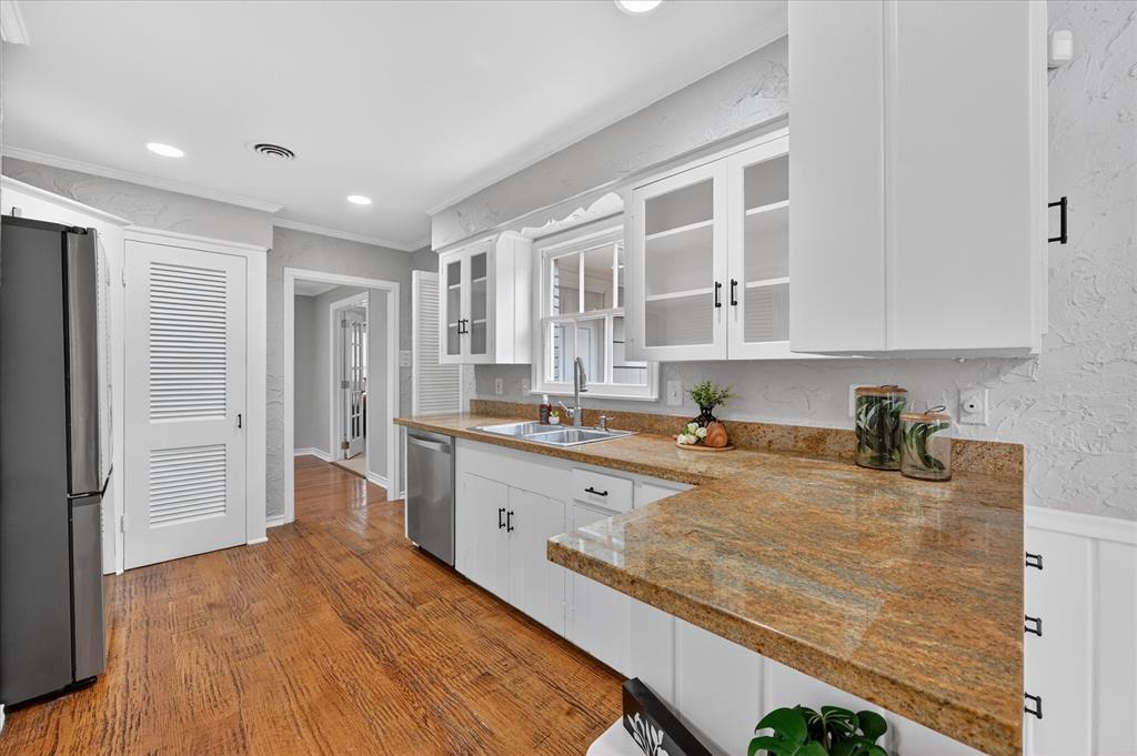 5014 Rexton Lane Dallas, TX 75214 - Photo 12 of 31