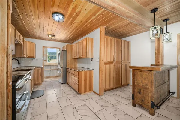 $1,097,999 | 1424 North Idaho Road, Liberty Lake, WA 99019