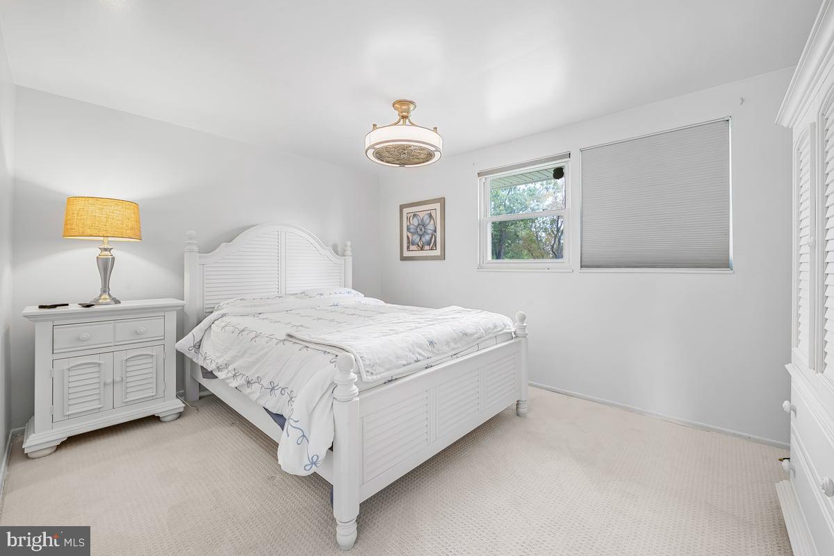 19225 Walters Avenue Poolesville, MD 20837 - Photo 13 of 19