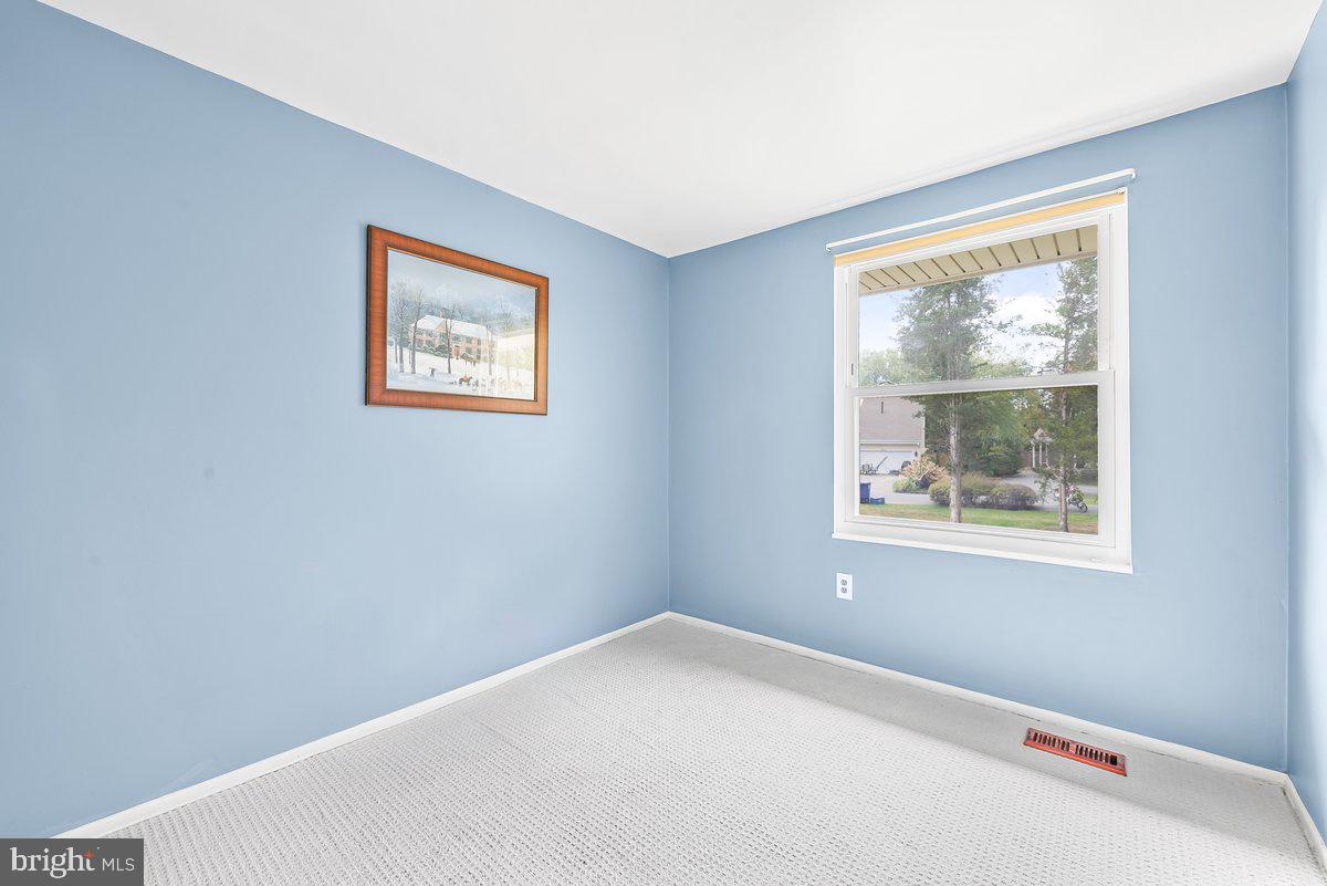 19225 Walters Avenue Poolesville, MD 20837 - Photo 14 of 19