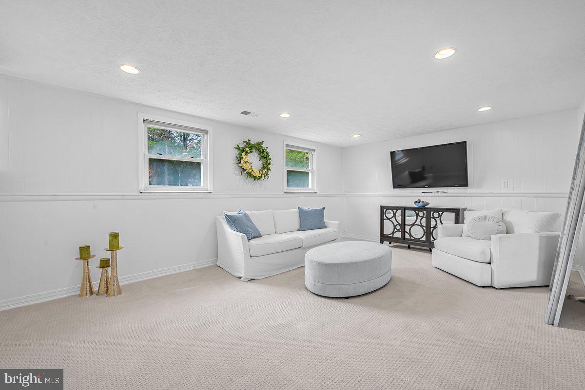 19225 Walters Avenue Poolesville, MD 20837 - Photo 15 of 19