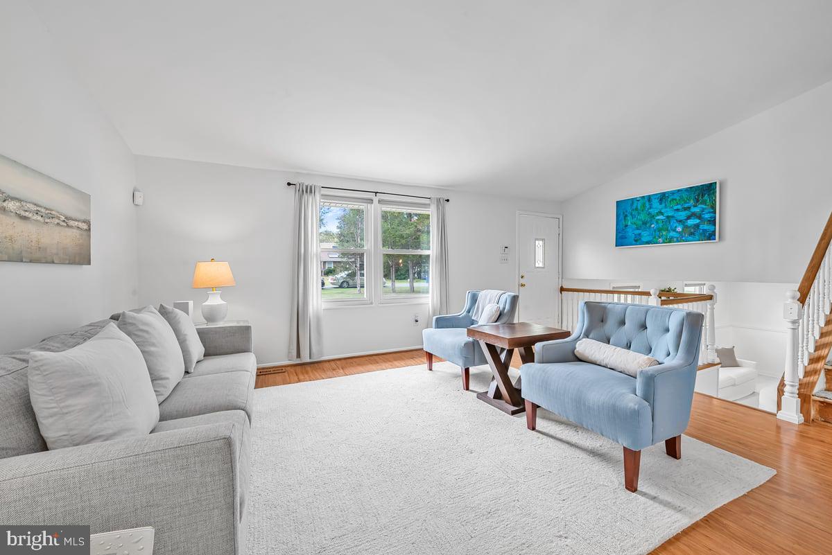 19225 Walters Avenue Poolesville, MD 20837 - Photo 3 of 19