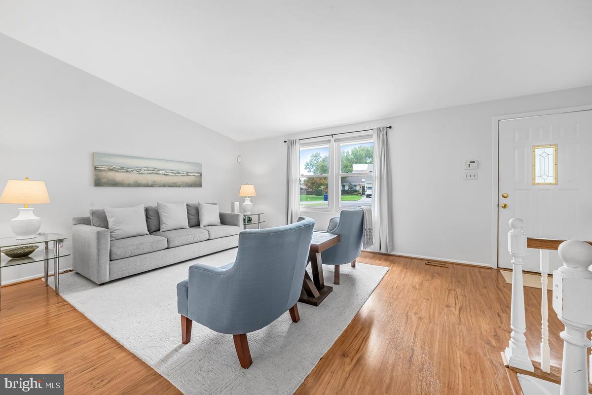 19225 Walters Avenue Poolesville, MD 20837 - Photo 4 of 19