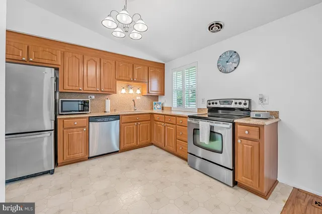 $575,000 | 19225 Walters Avenue, Poolesville, MD 20837