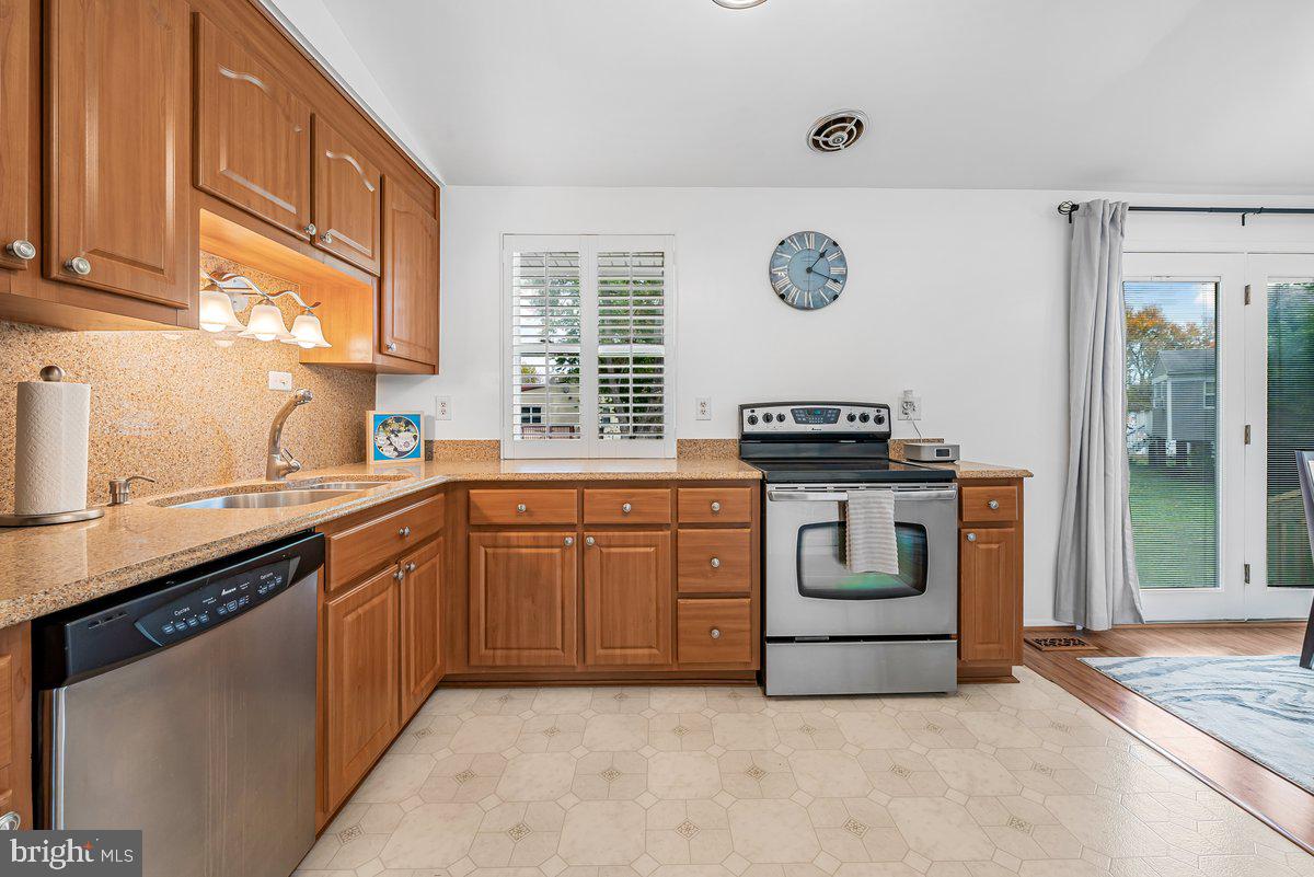 19225 Walters Avenue Poolesville, MD 20837 - Photo 9 of 19